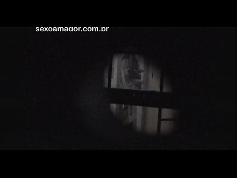 ❤️ Blondie blir hemligt videofilmad av en voyeur från grannskapet gömd bakom ihåliga tegelstenar Porno at sv.centr-klassiki.ru
