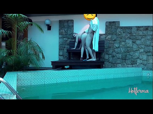 ❤️ Chefen bjuder in tjänsteflickan till poolen, men kunde inte motstå en het Porno at sv.centr-klassiki.ru